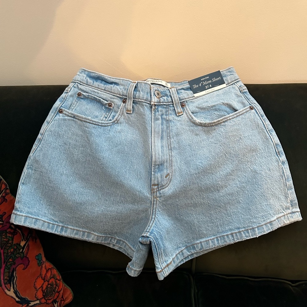 Abercrombie Mom short